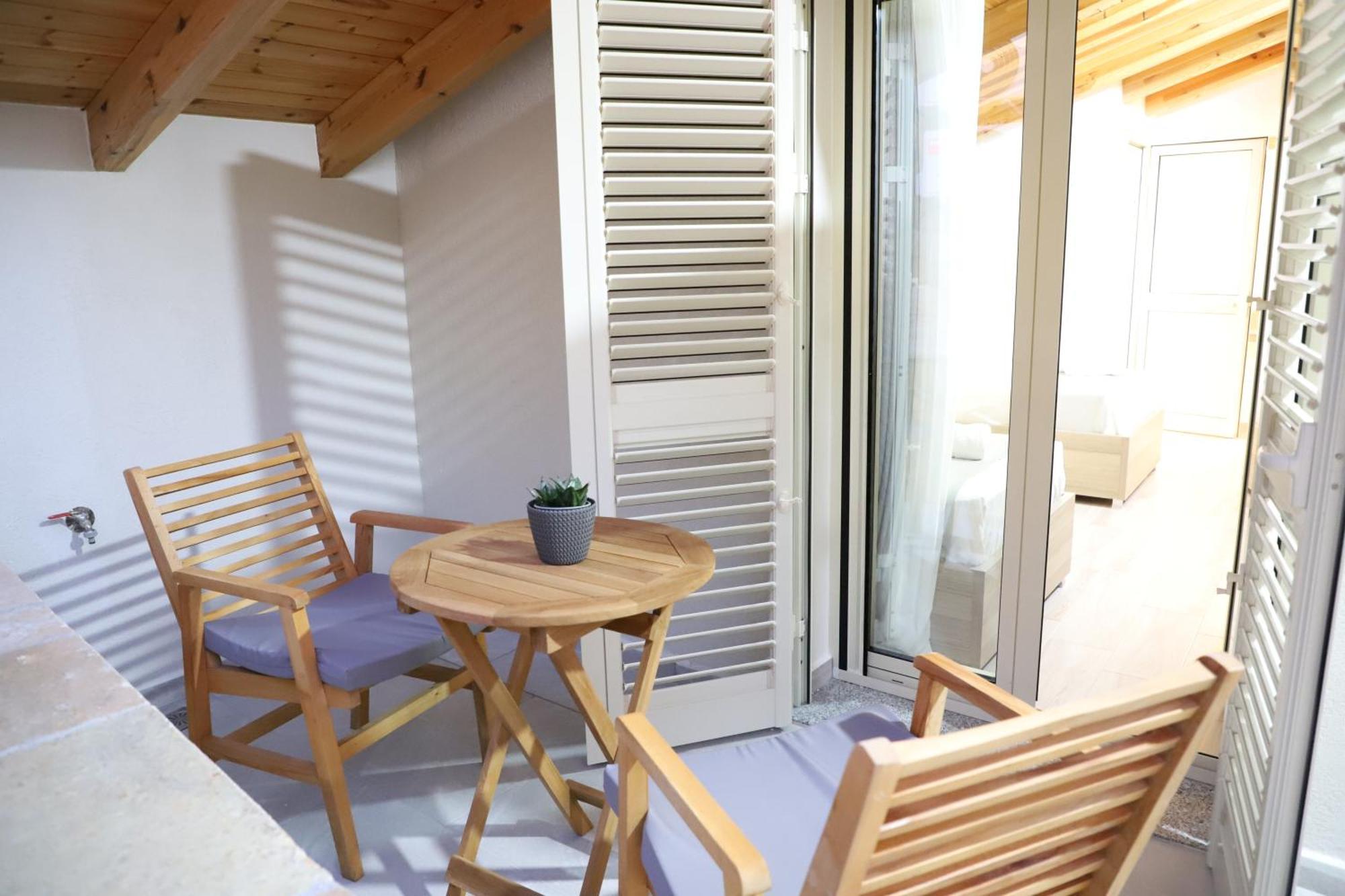Guesthouse Kazazi Berat Bagian luar foto