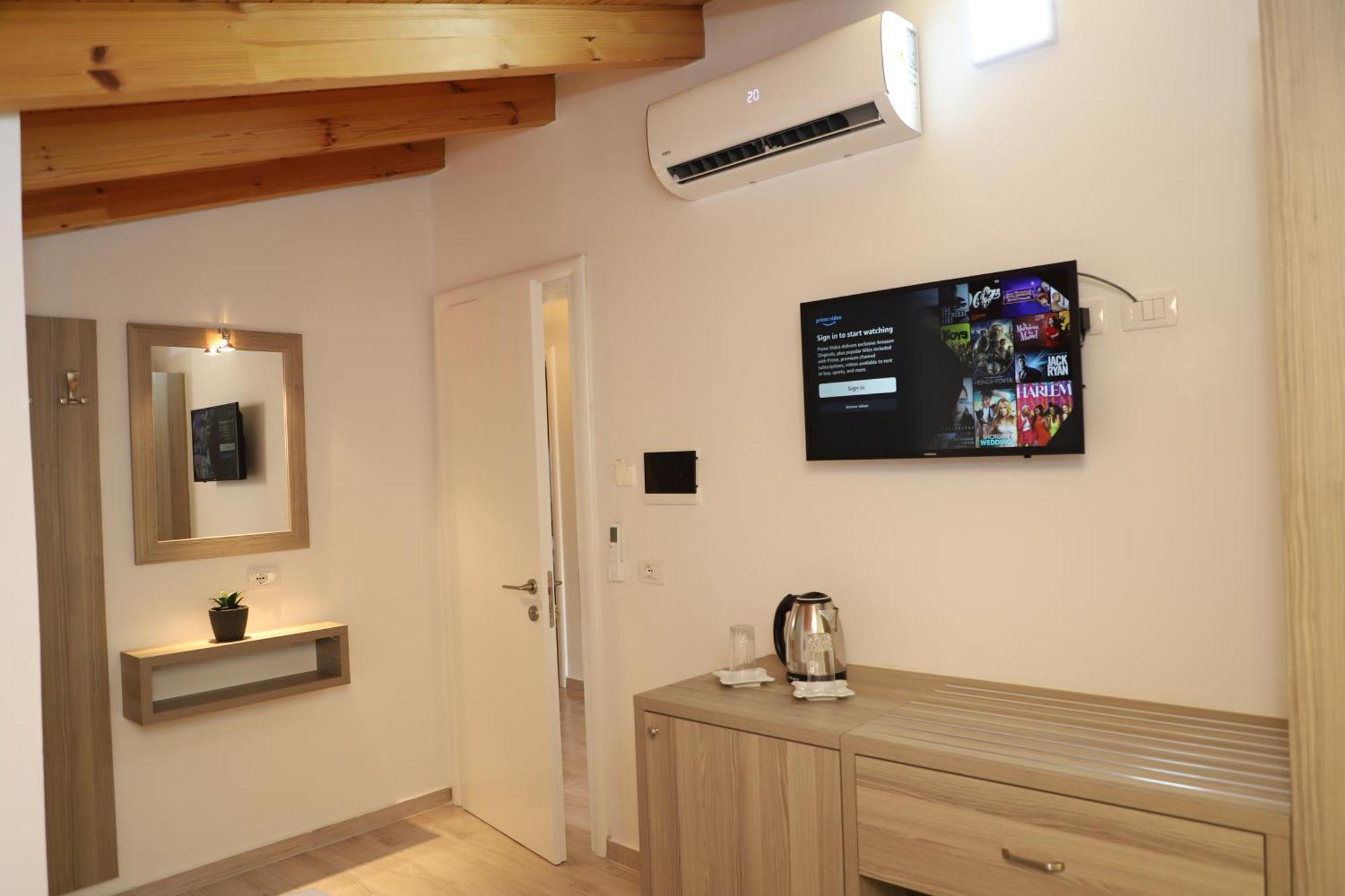 Guesthouse Kazazi Berat Bagian luar foto