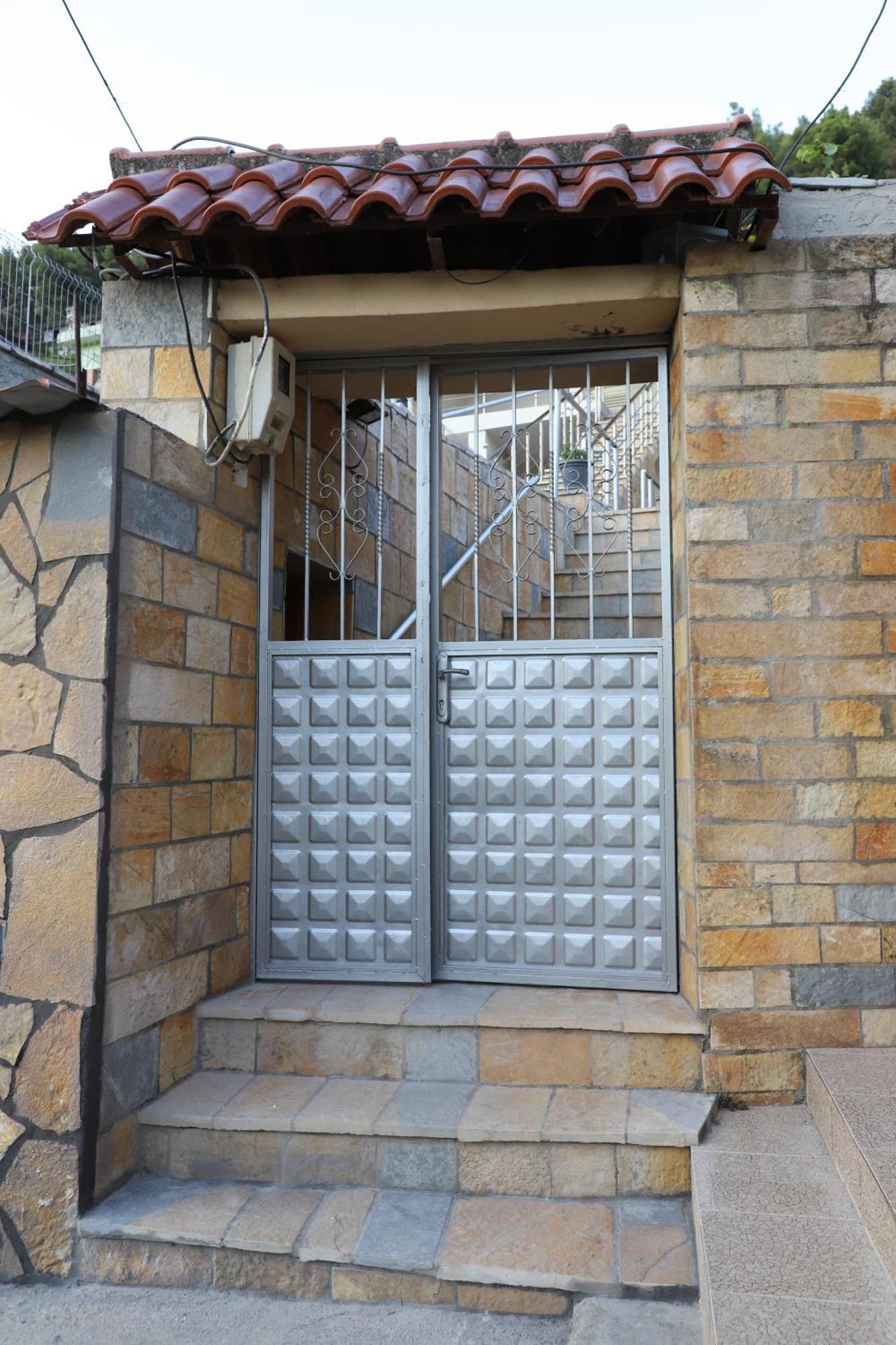 Guesthouse Kazazi Berat Bagian luar foto