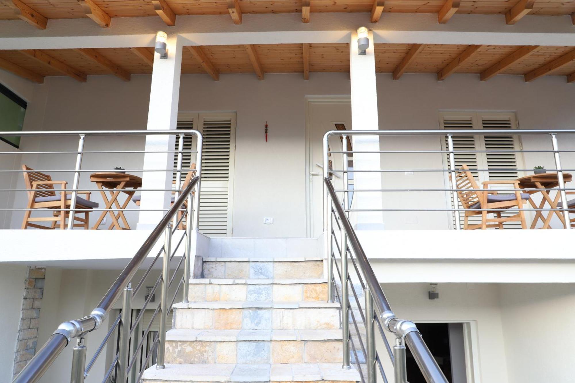 Guesthouse Kazazi Berat Bagian luar foto