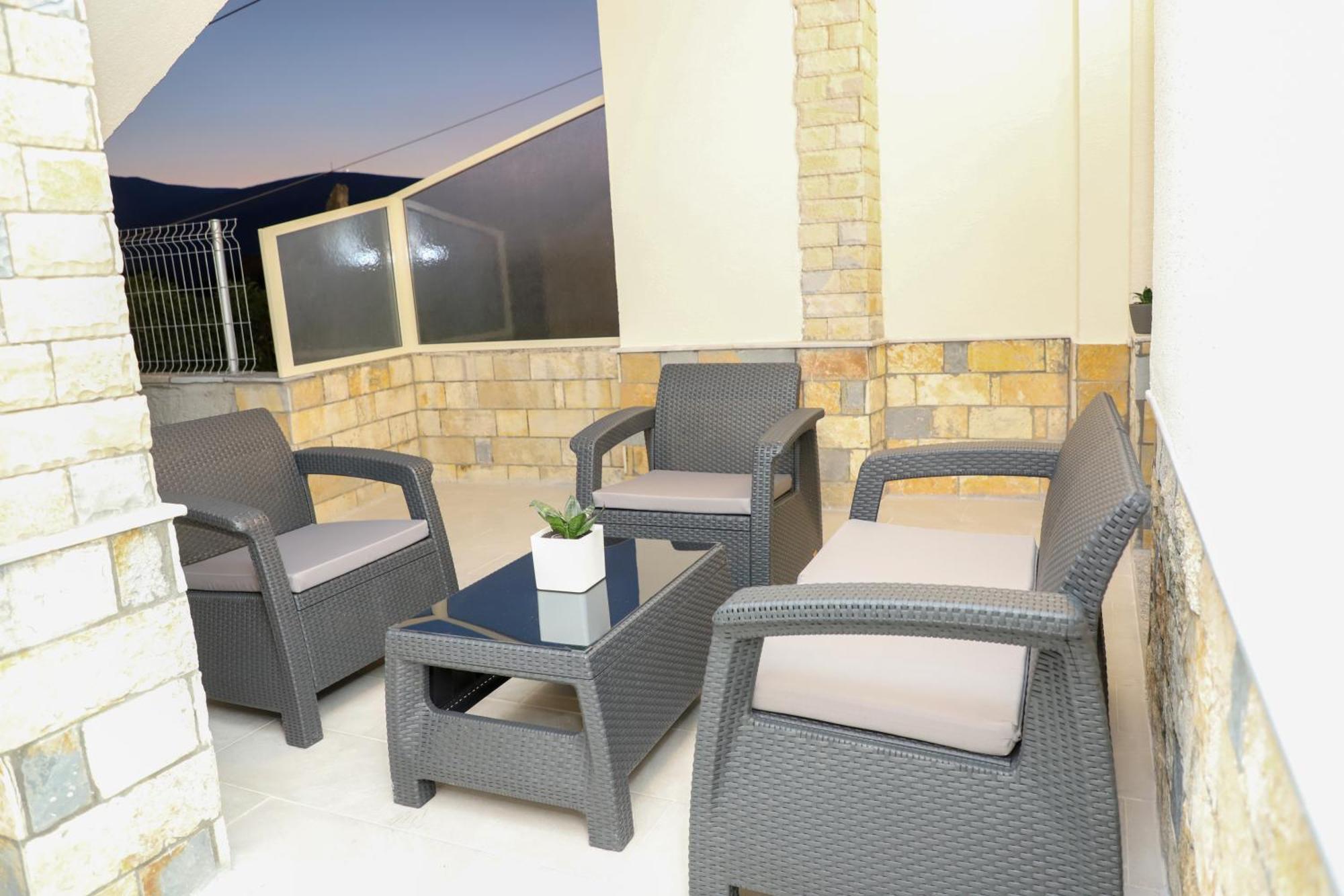 Guesthouse Kazazi Berat Bagian luar foto